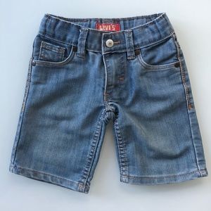 [boys] Levi’s 5-pocket jean shorts size 2T